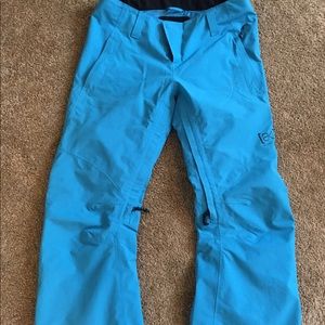 Barely used Burton AK 2L Stratus pant.